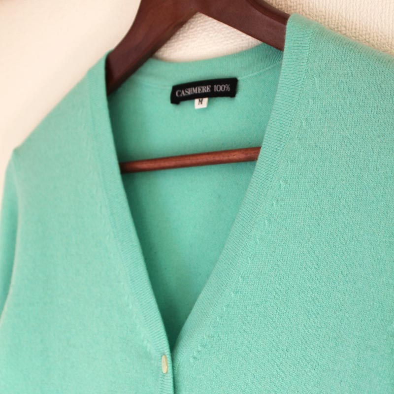 カシミヤ 100％ ショート カーディガン【M L サイズ】【在庫限り】<br>レディース カシミア ニットカーディガン ニットカーデ 前開き セーター カシミヤセーター カシミアセーター シンプル 秋冬 女性 30代 40代 50代 60代 誕生日 プレゼント 敬老の日 クリスマス